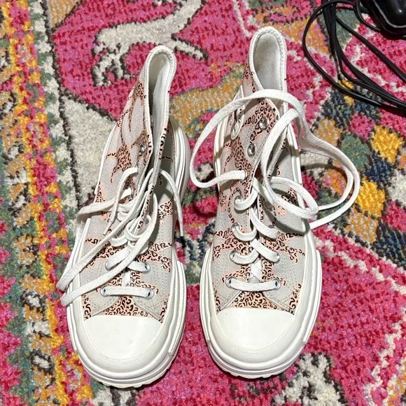 Converse Platform High-Top Sneakers in Cream Leopard Print - Picture 2 of 5